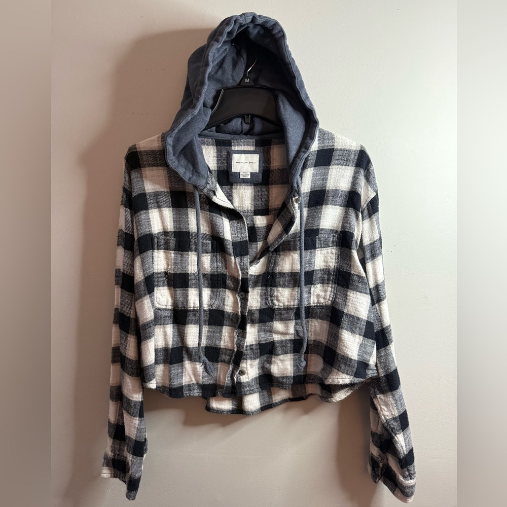 American Eagle hooded cropped flannel size medium m